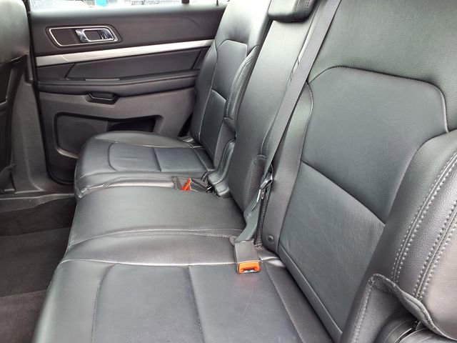 Used 2018 Ford Explorer XLT w/ Equipment Group 202A FWD image 7