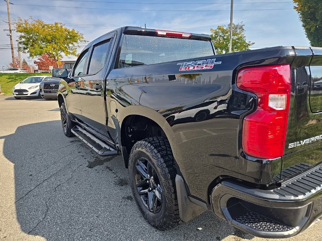 Used 2025 Chevrolet Silverado 1500 Custom Trail Boss AWD/4WD image 7
