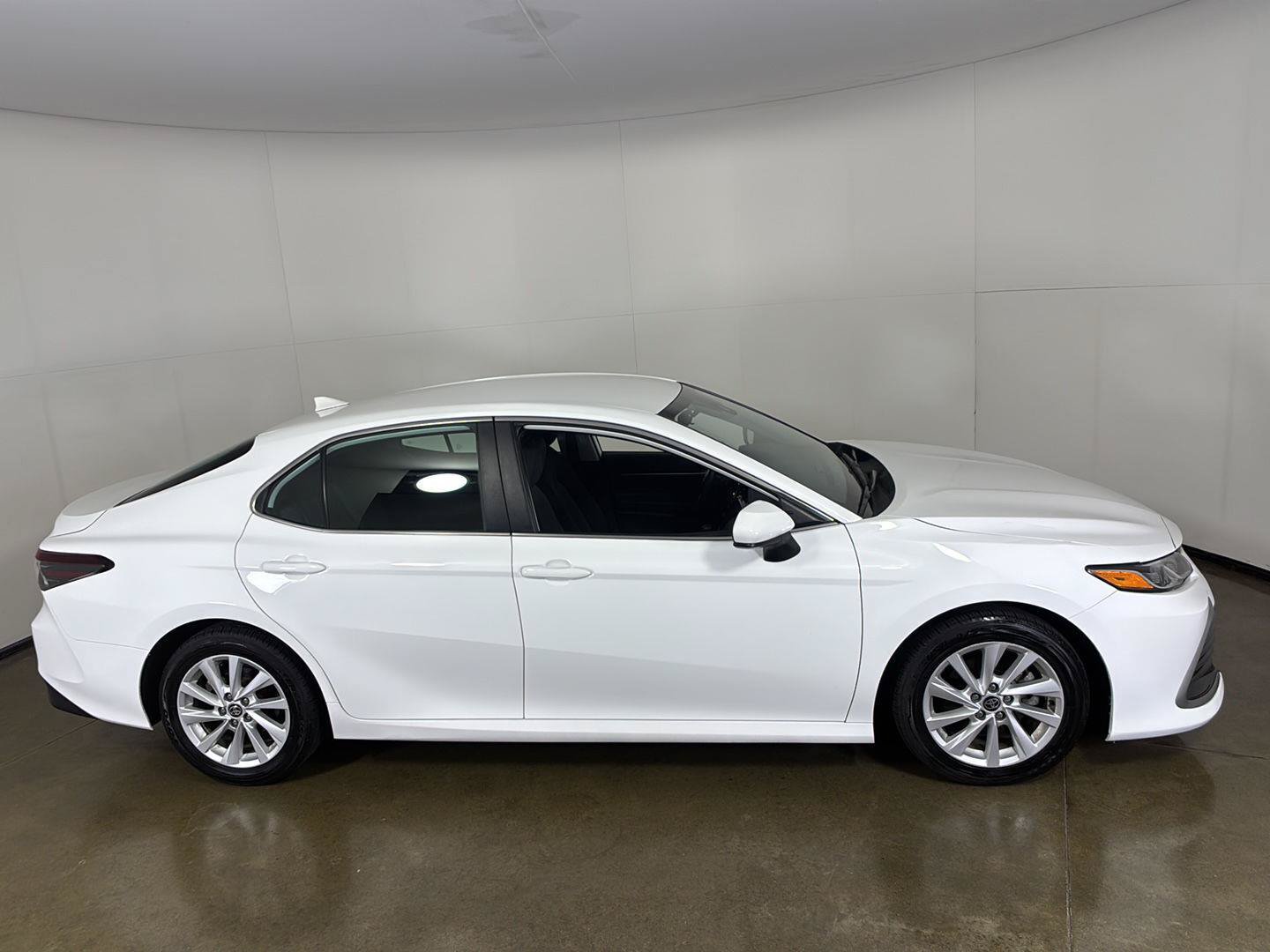 Used 2024 Toyota Camry LE FWD image 8