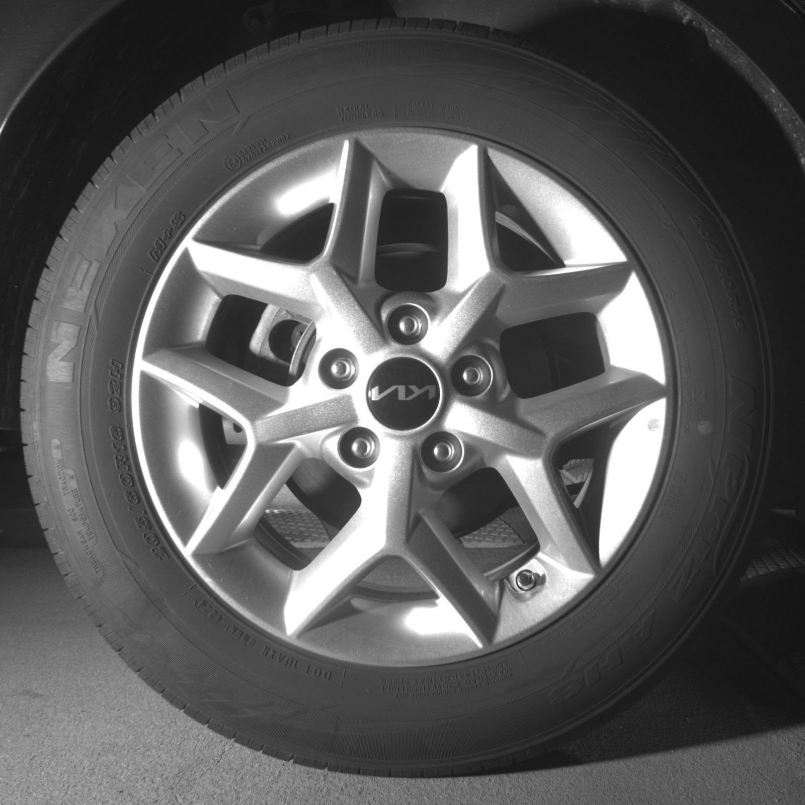 Used 2025 Kia Soul LX w/ LX Technology Package FWD image 18