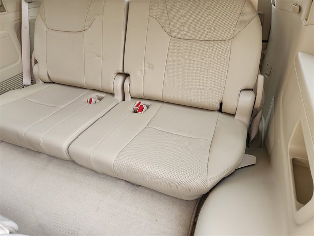 Used 2016 Lexus LX 570 4WD image 31