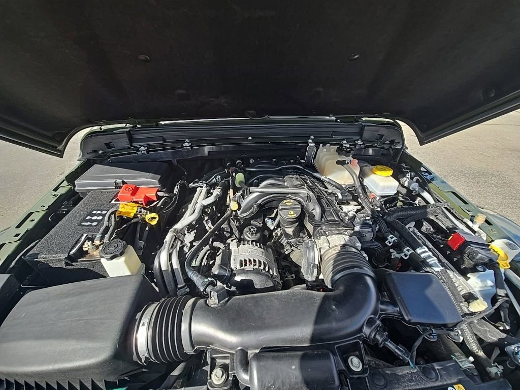 Used 2022 Jeep Wrangler Unlimited Sahara w/ Dual Top Group image 11