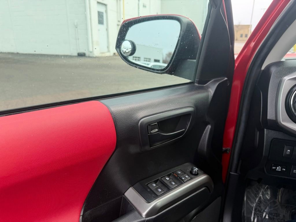 Certified 2021 Toyota Tacoma SR5 image 21