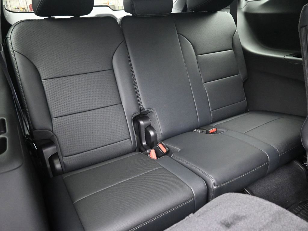 New 2026 Chevrolet Traverse High Country image 9