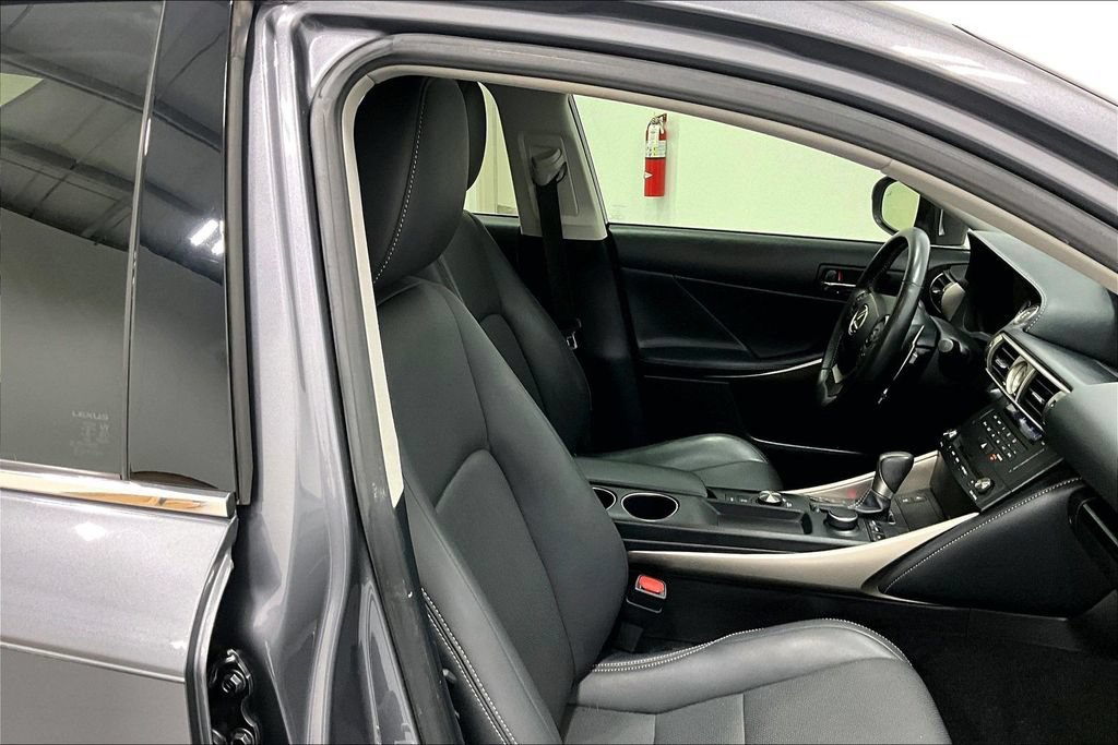 Used 2015 Lexus IS 250 w/ Premium Package RWD image 9