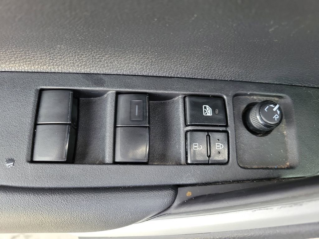 Used 2024 Toyota Corolla Cross XLE w/ Convenience Package image 20