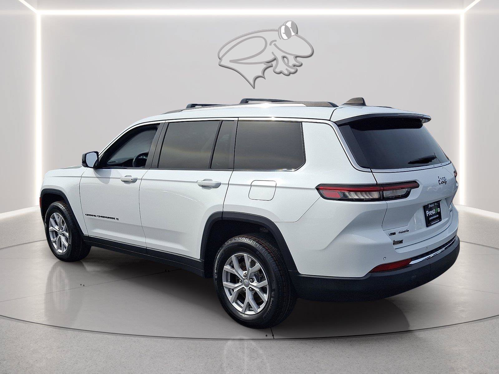 Used 2021 Jeep Grand Cherokee L Limited AWD/4WD image 3