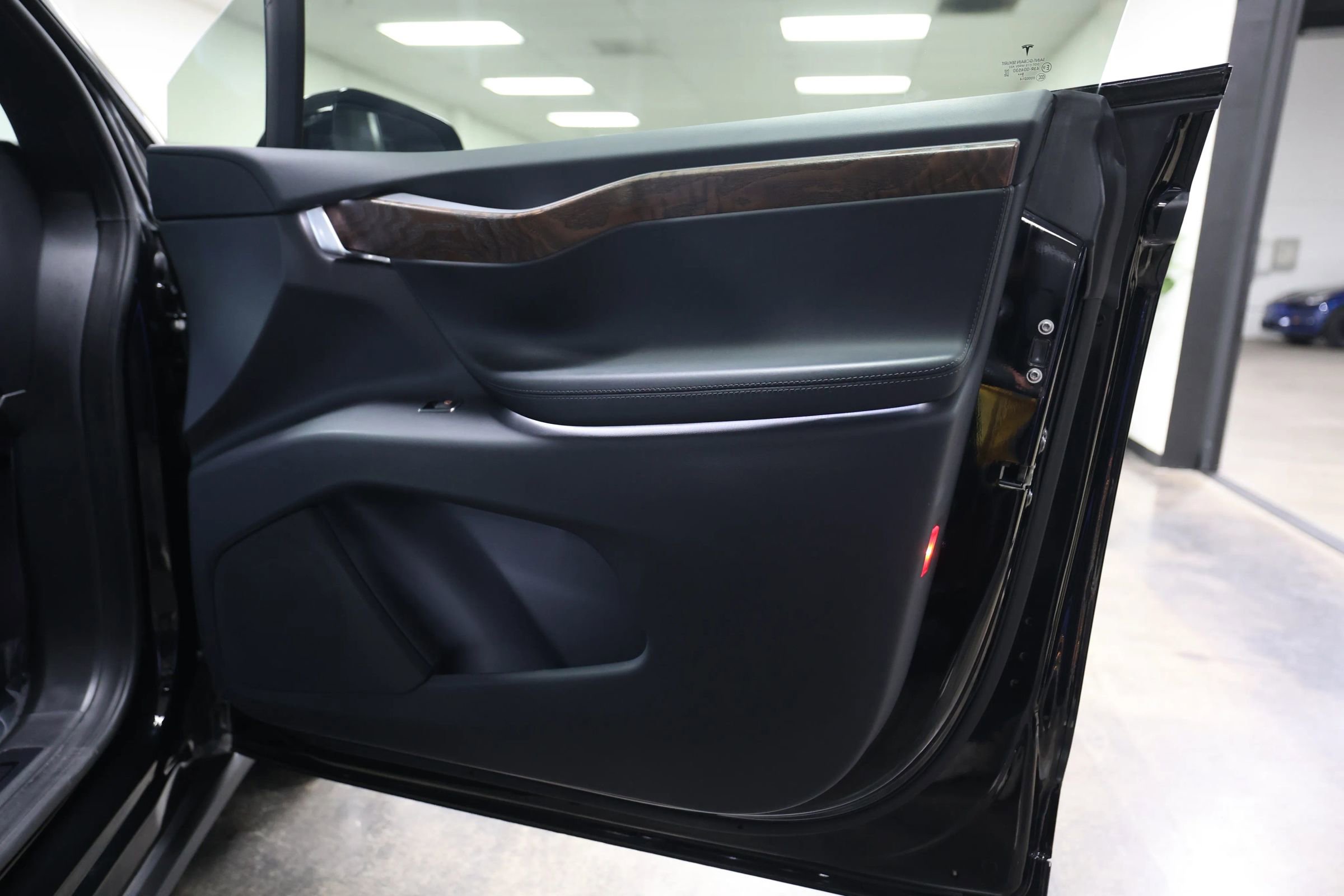 Used 2020 Tesla Model X Long Range image 31