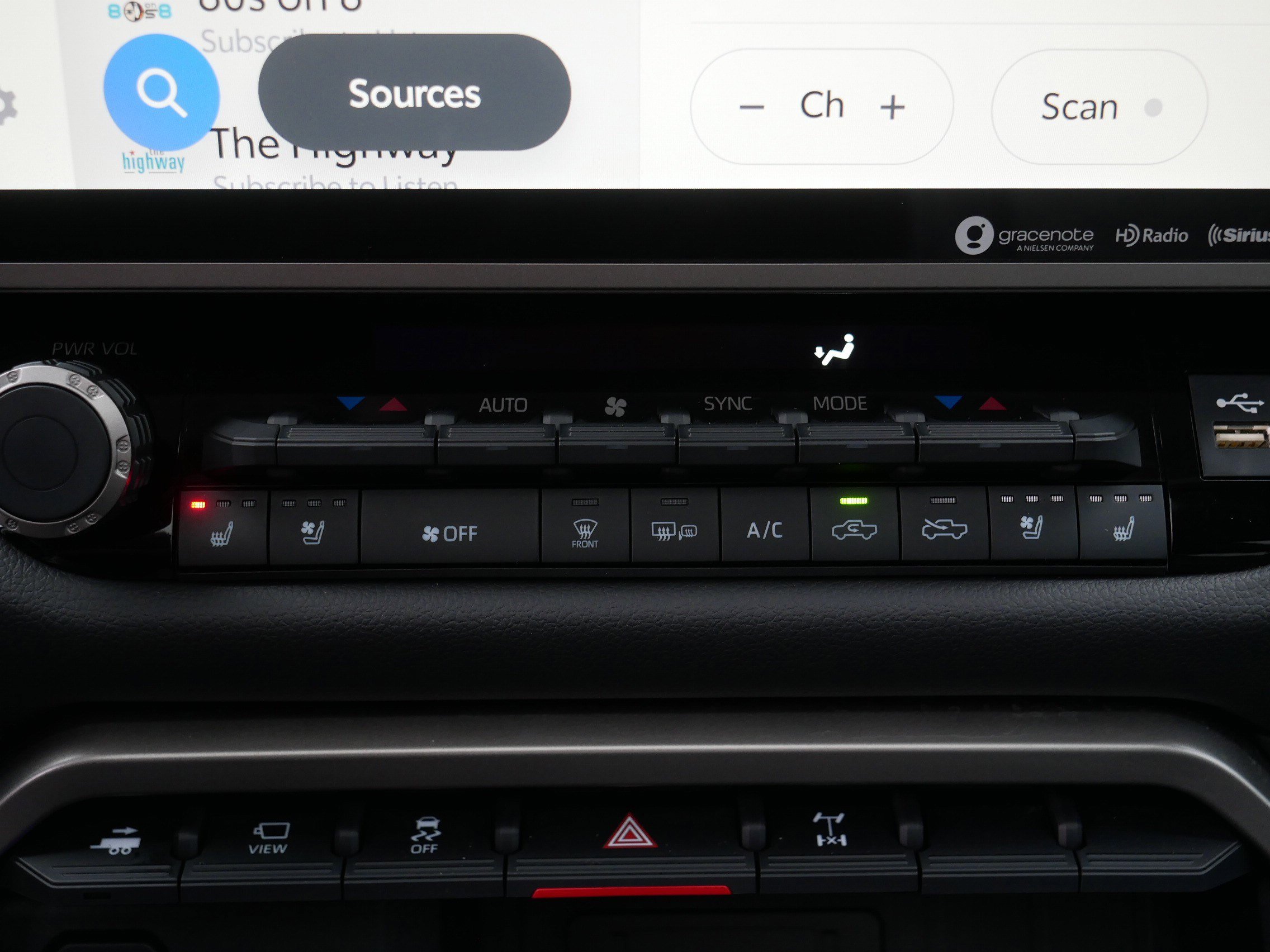 Used 2024 Toyota Tundra Limited w/ TRD Off-Road Package image 23