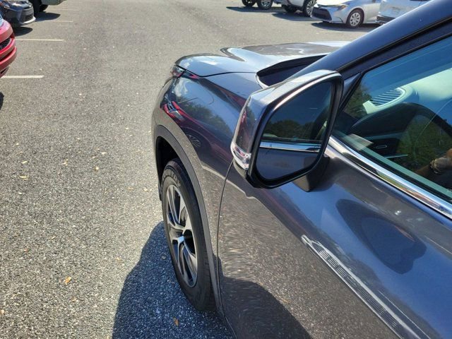 Used 2022 Toyota Highlander XLE image 18