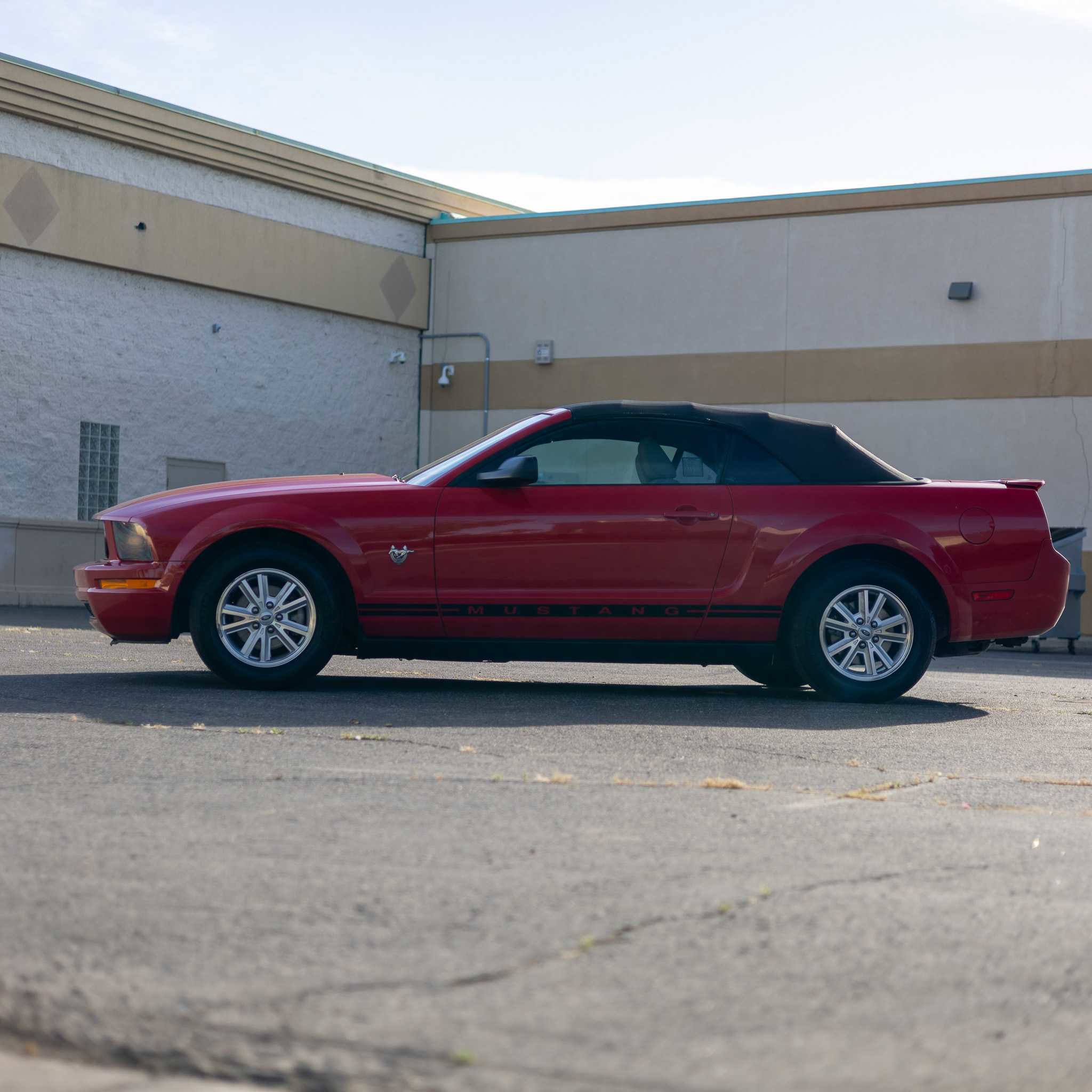 Used 2009 Ford Mustang Premium image 4
