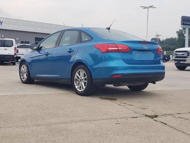 Used 2017 Ford Focus SE w/ Cold Weather Package FWD image 6