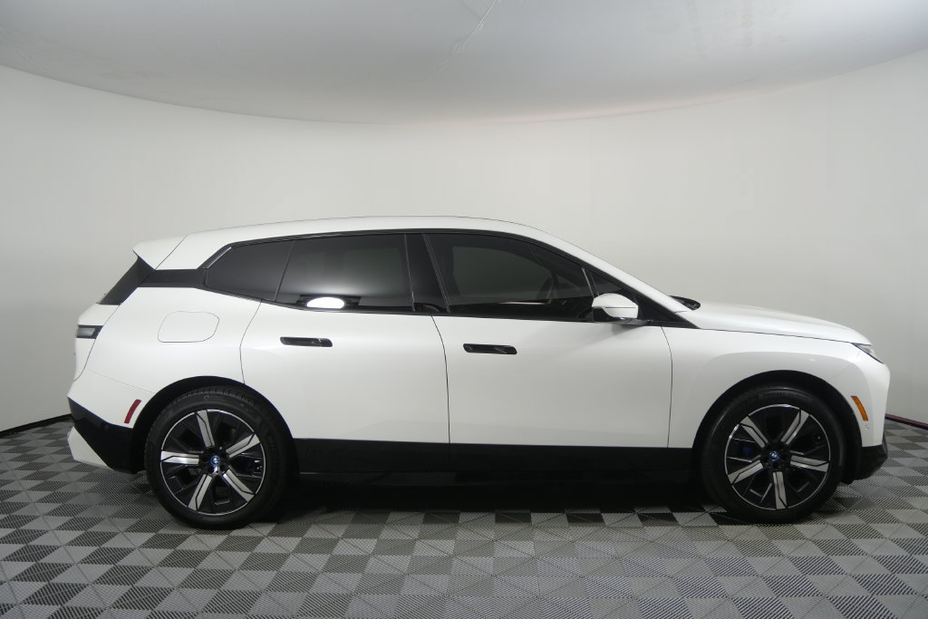 Certified 2024 BMW iX xDrive50 w/ Premium Package AWD/4WD image 3