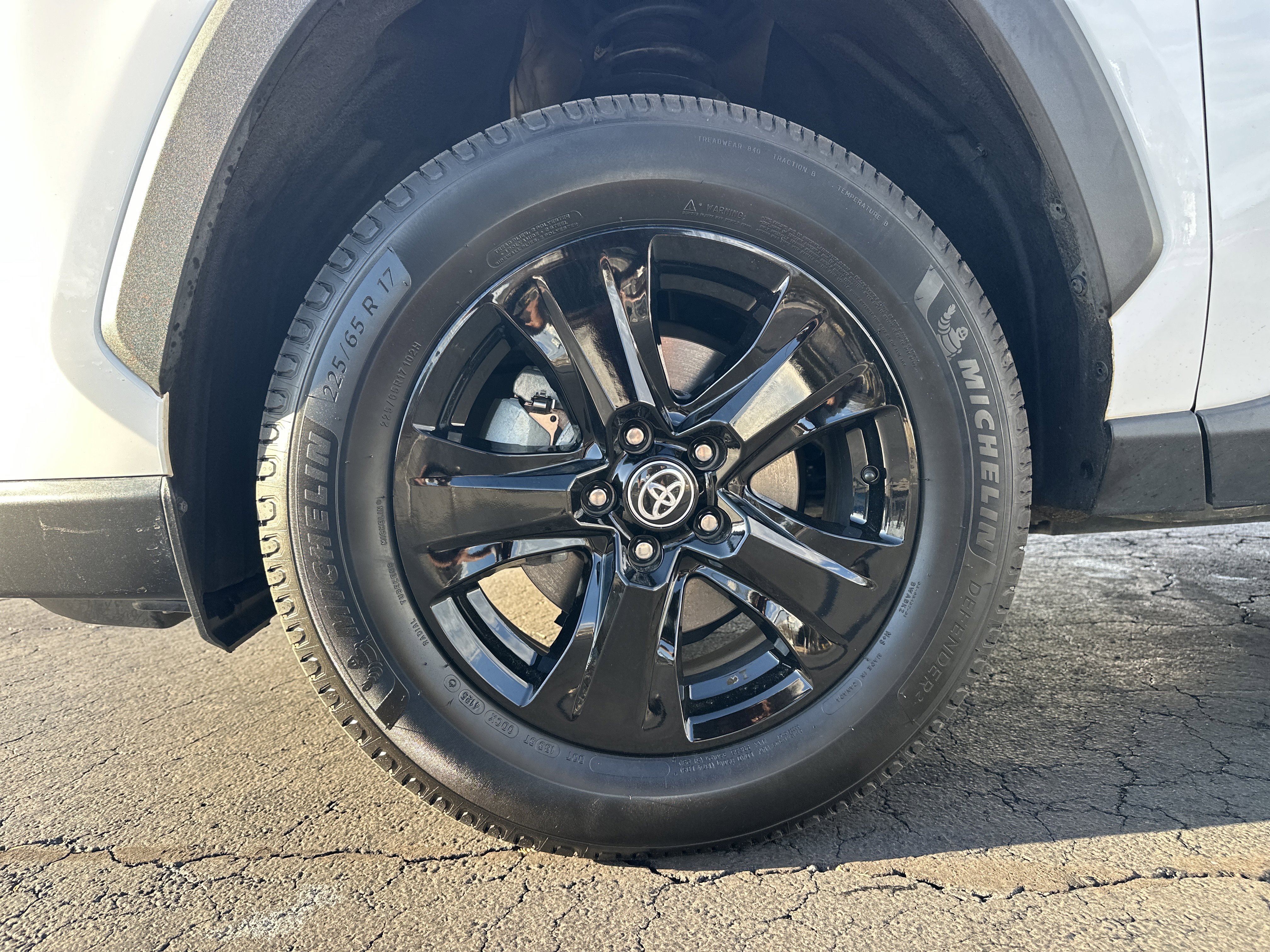 Used 2023 Toyota RAV4 XLE image 12