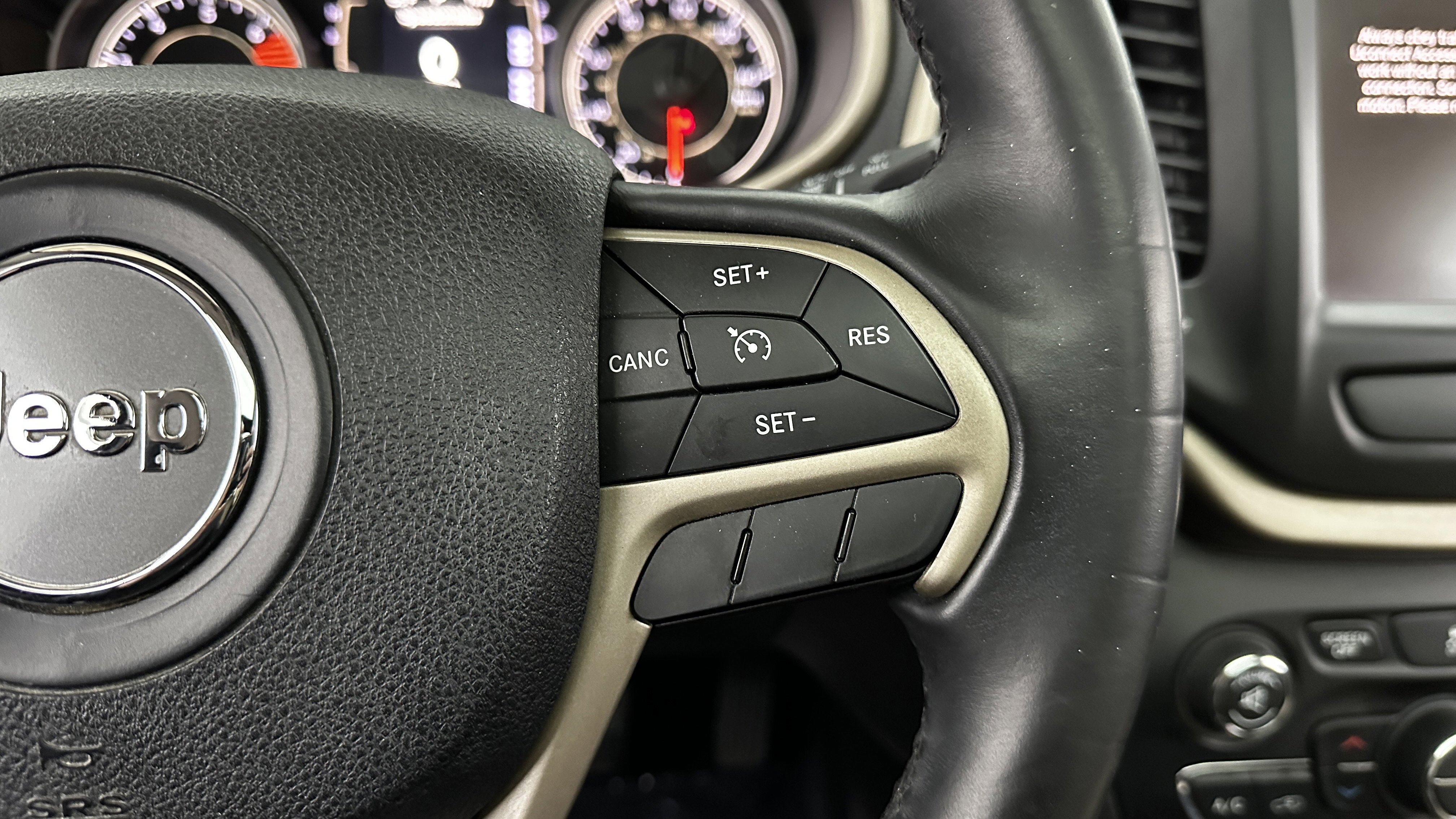 Used 2016 Jeep Cherokee 75th Anniversary image 22