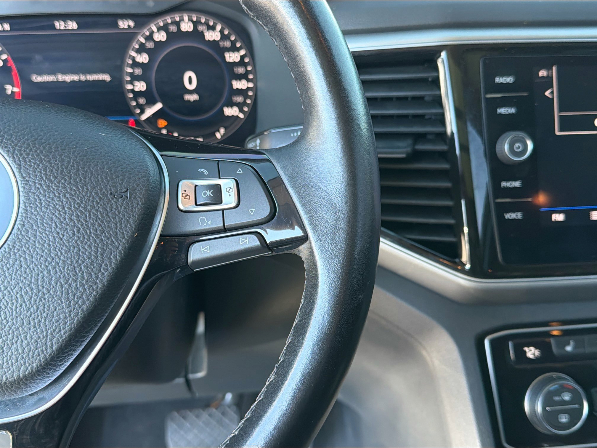 Used 2018 Volkswagen Atlas SEL Premium image 37