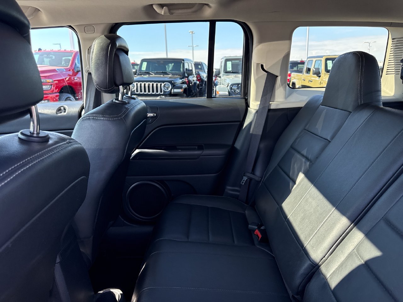 Used 2015 Jeep Patriot High Altitude AWD/4WD image 12