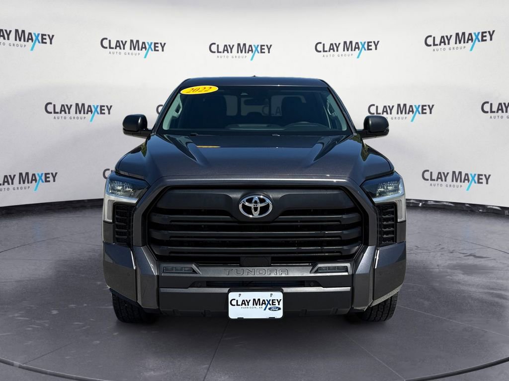 Used 2022 Toyota Tundra SR5 w/ SR5 Convenience Package AWD/4WD image 8