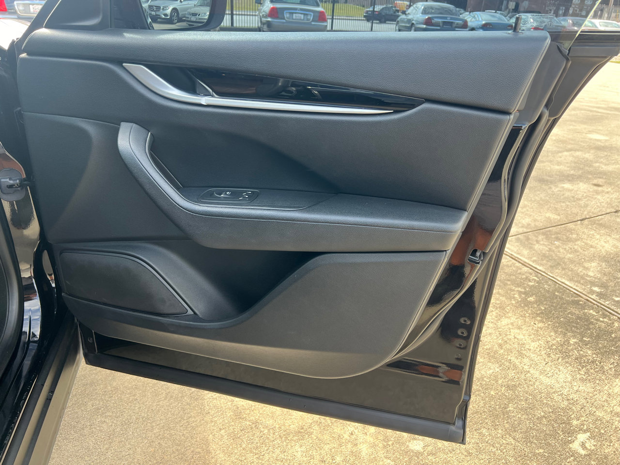 Used 2018 Maserati Levante image 86