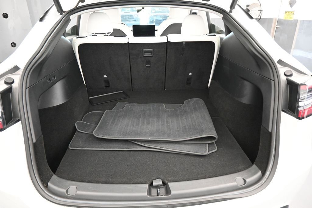 Used 2021 Tesla Model Y Long Range AWD/4WD image 27