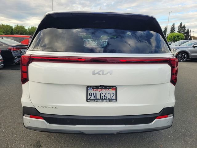 Used 2025 Kia Carnival LX FWD image 5