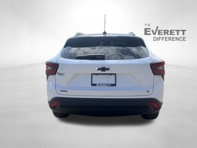 New 2026 Chevrolet Trax LT w/ Midnight Edition FWD image 6
