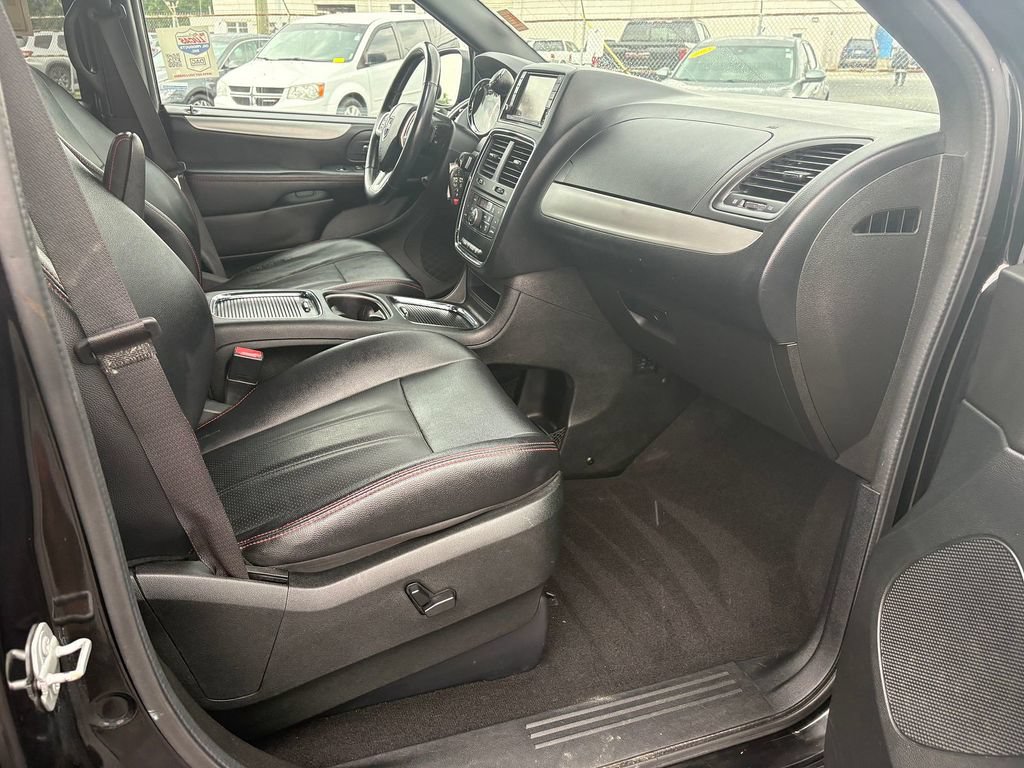 Used 2018 Dodge Grand Caravan GT FWD image 10