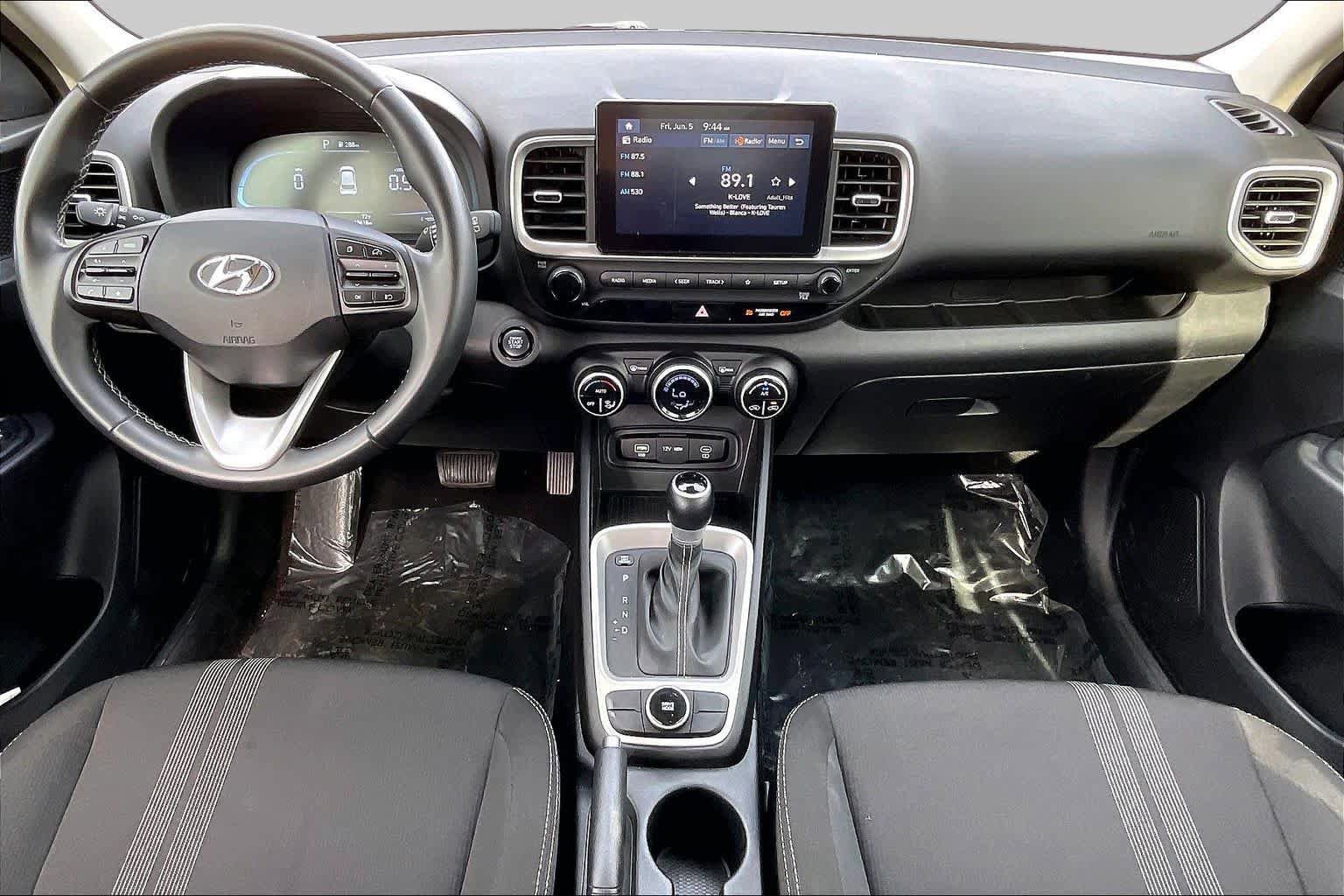 Used 2025 Hyundai Venue SEL FWD image 15