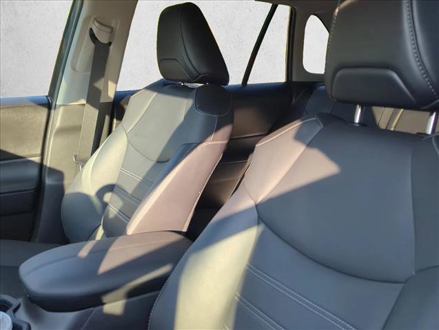 Used 2023 Toyota RAV4 XLE Premium image 11