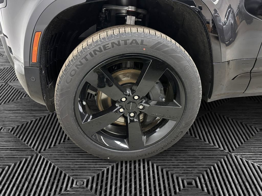 New 2026 Land Rover Defender 110 X-Dynamic SE image 14