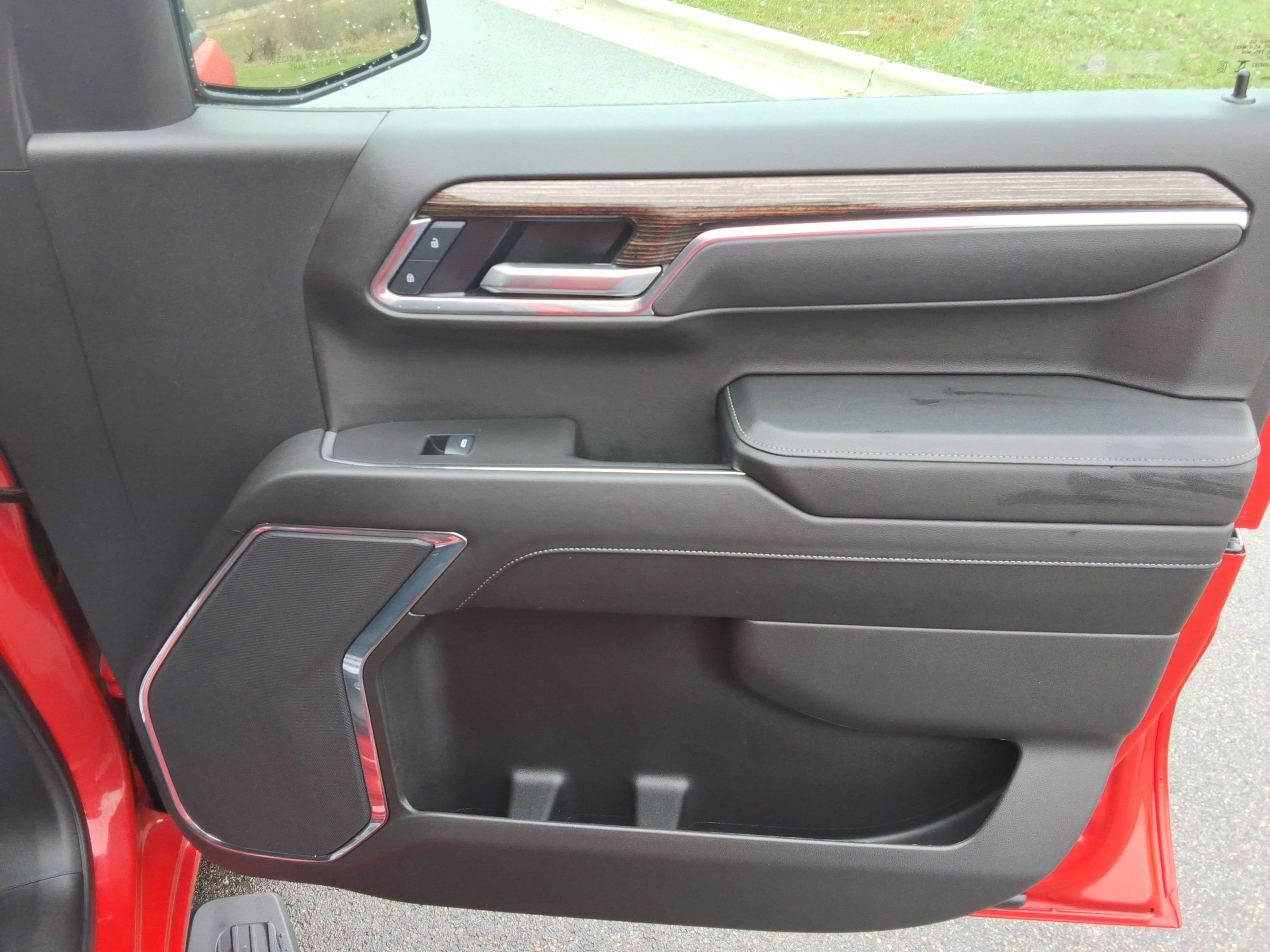 Used 2025 GMC Sierra 1500 Elevation w/ LPO, Elevation Black Package image 25