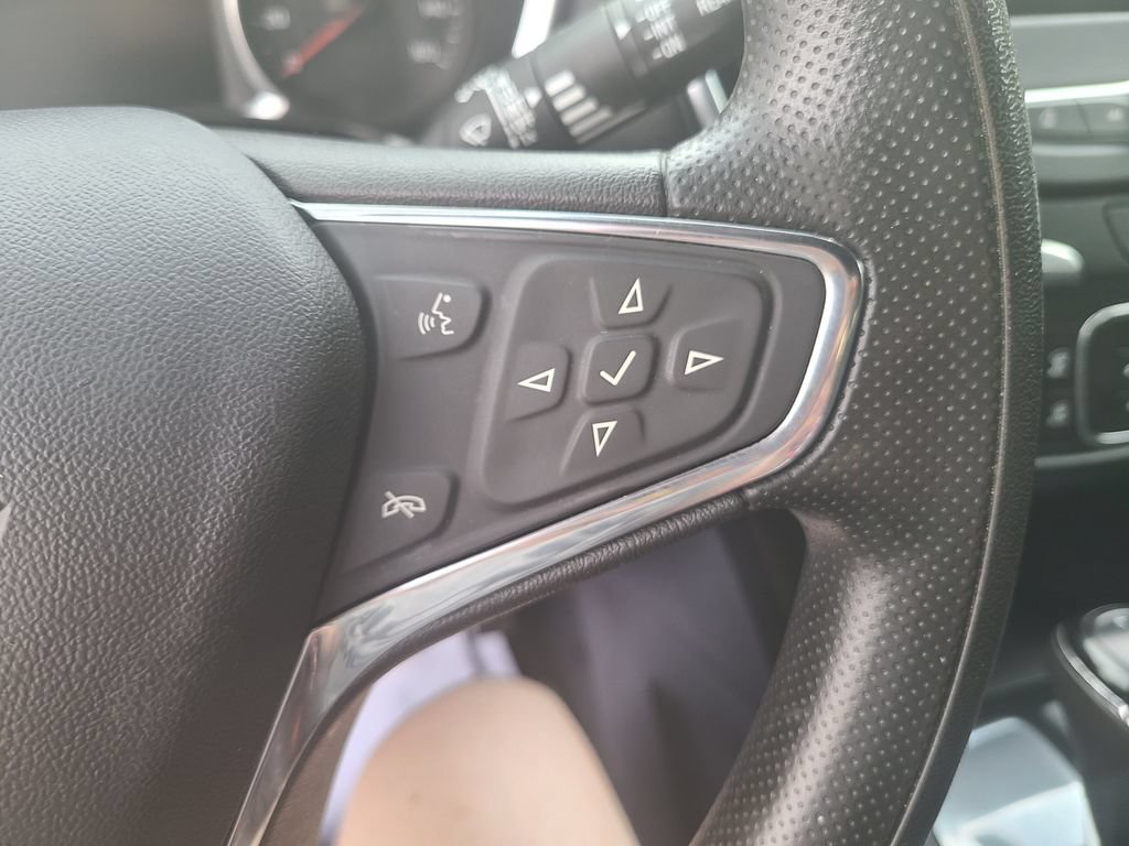 Used 2019 Chevrolet Equinox LT FWD image 18