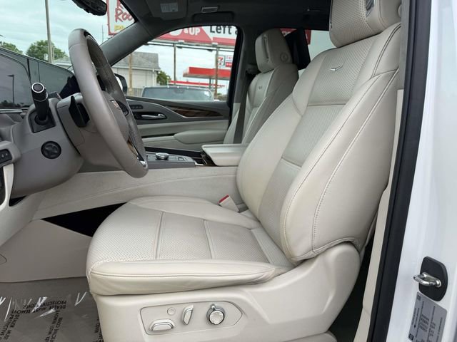 Used 2022 Cadillac Escalade Premium Luxury Platinum AWD/4WD image 11