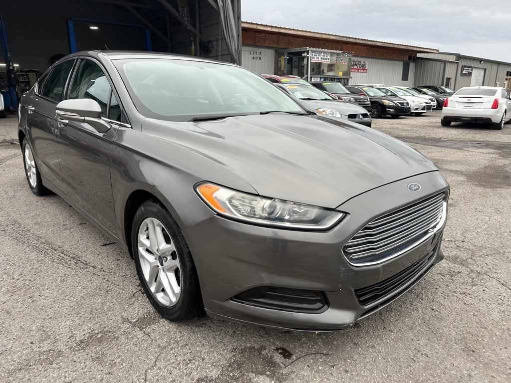 Used 2014 Ford Fusion SE image 1