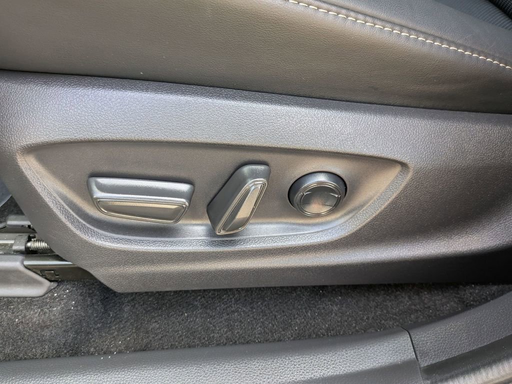 Used 2024 Toyota Crown Limited AWD/4WD image 18