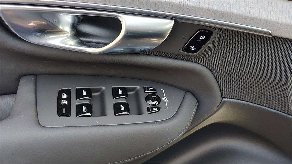 New 2026 Volvo XC90 B6 Ultra image 10