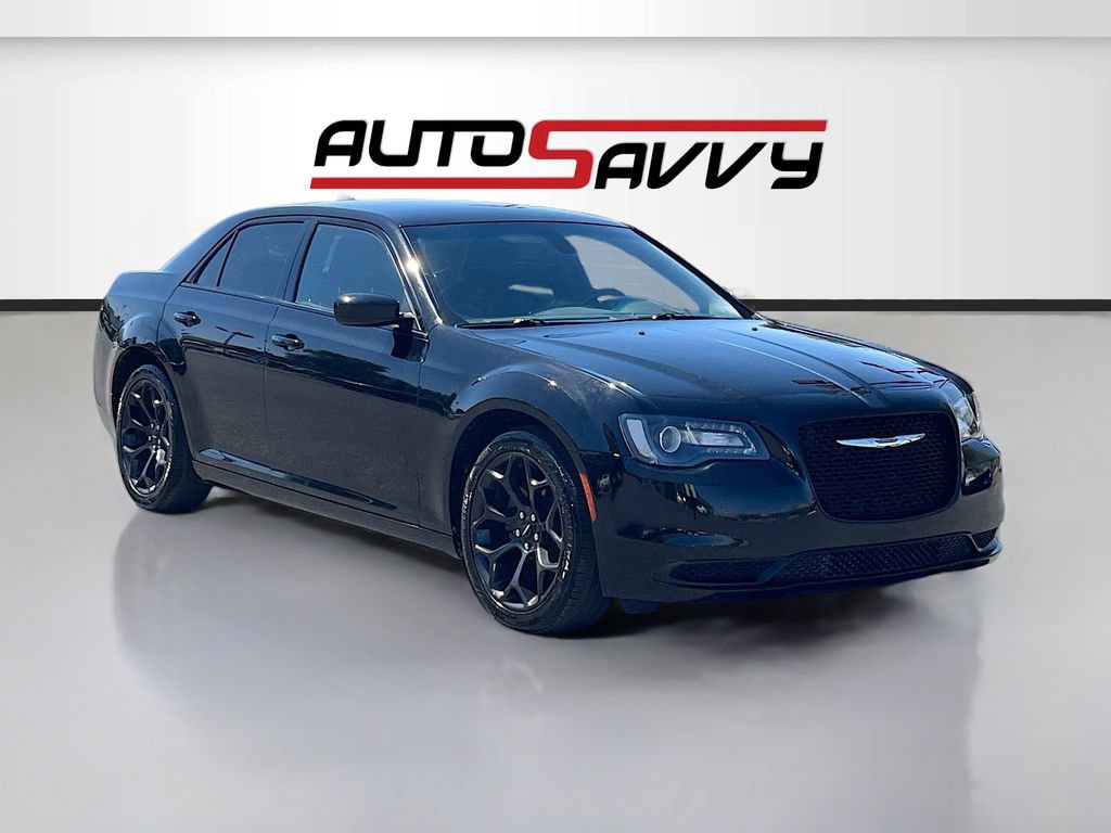 Used 2020 Chrysler 300 Touring w/ Sport Appearance Package RWD image 1