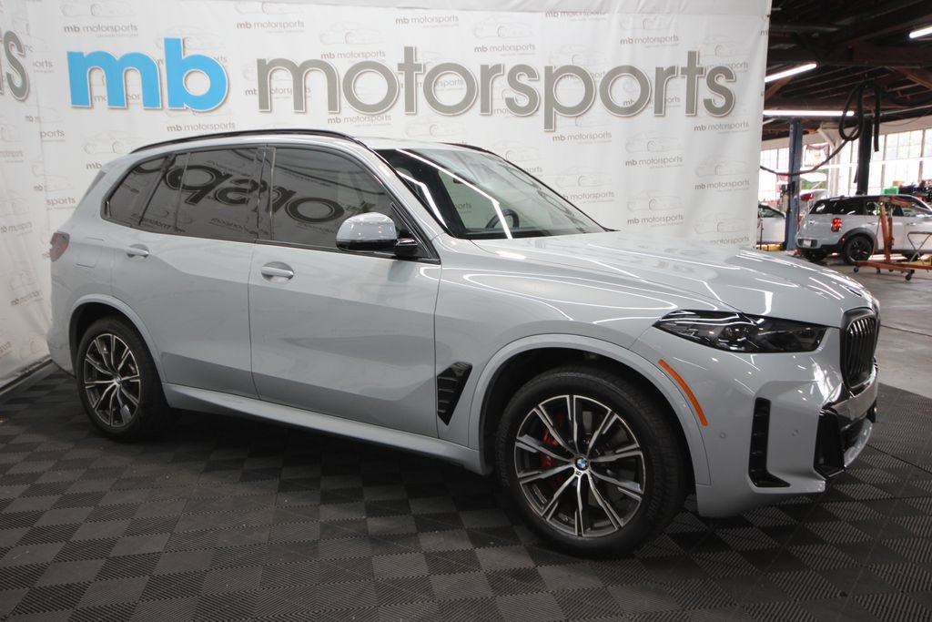Used 2025 BMW X5 xDrive40i w/ M Sport Package AWD/4WD image 13