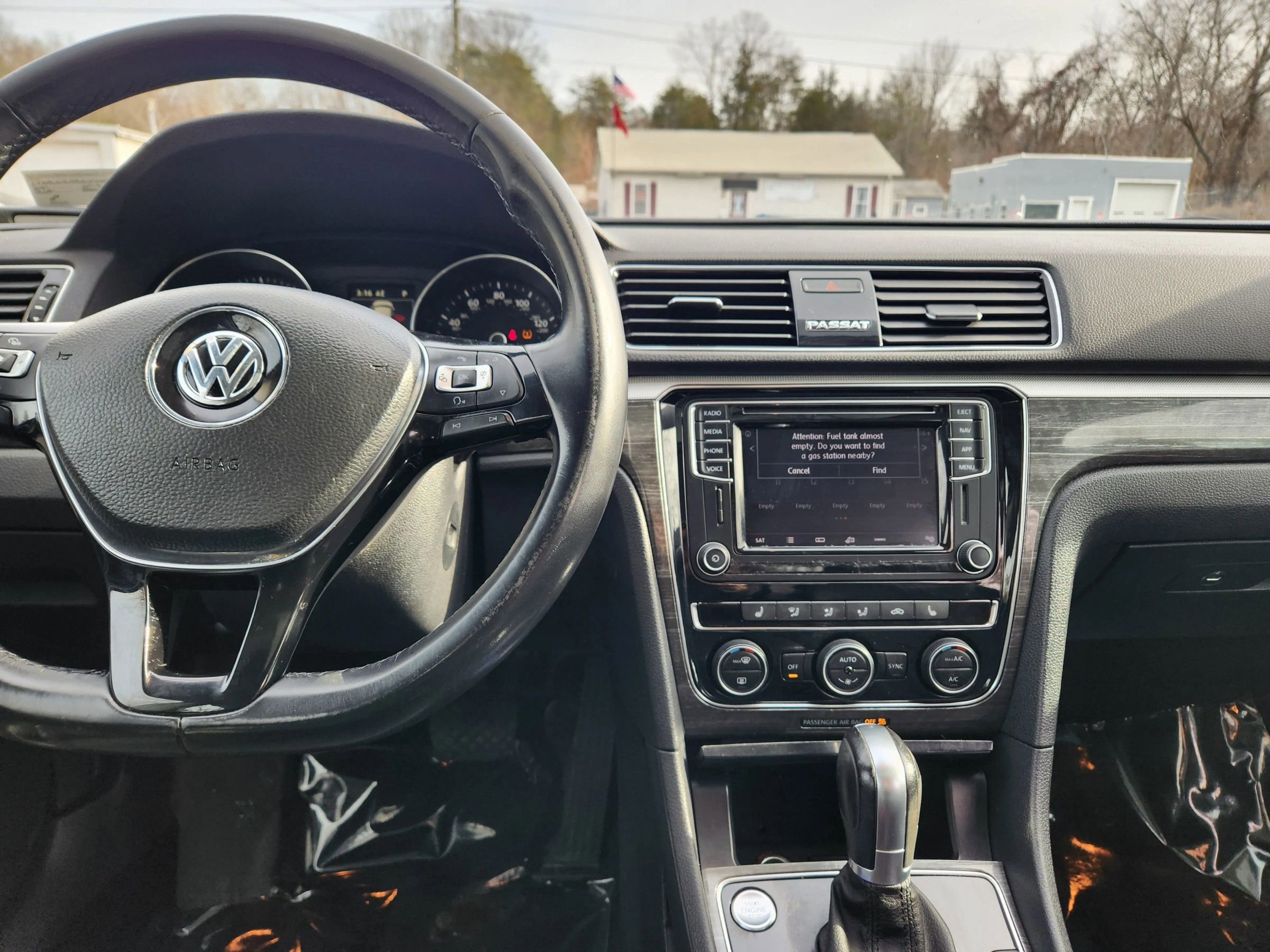 Used 2018 Volkswagen Passat 2.0T SE image 35