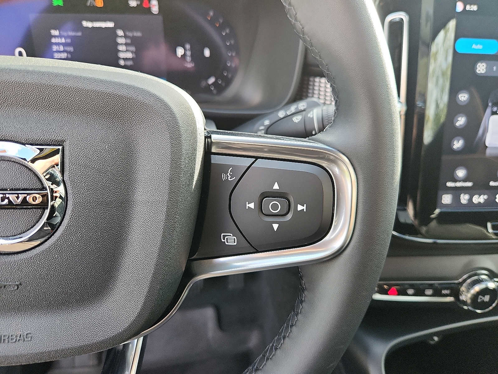 Certified 2023 Volvo XC40 B5 Plus w/ Climate Package AWD/4WD image 21