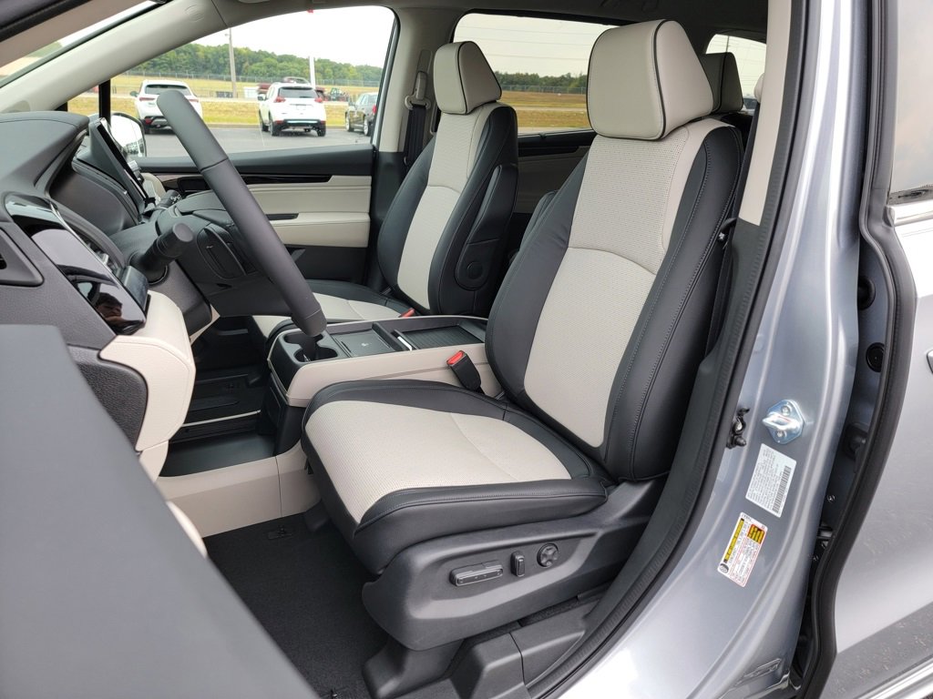 New 2026 Honda Odyssey Elite image 2