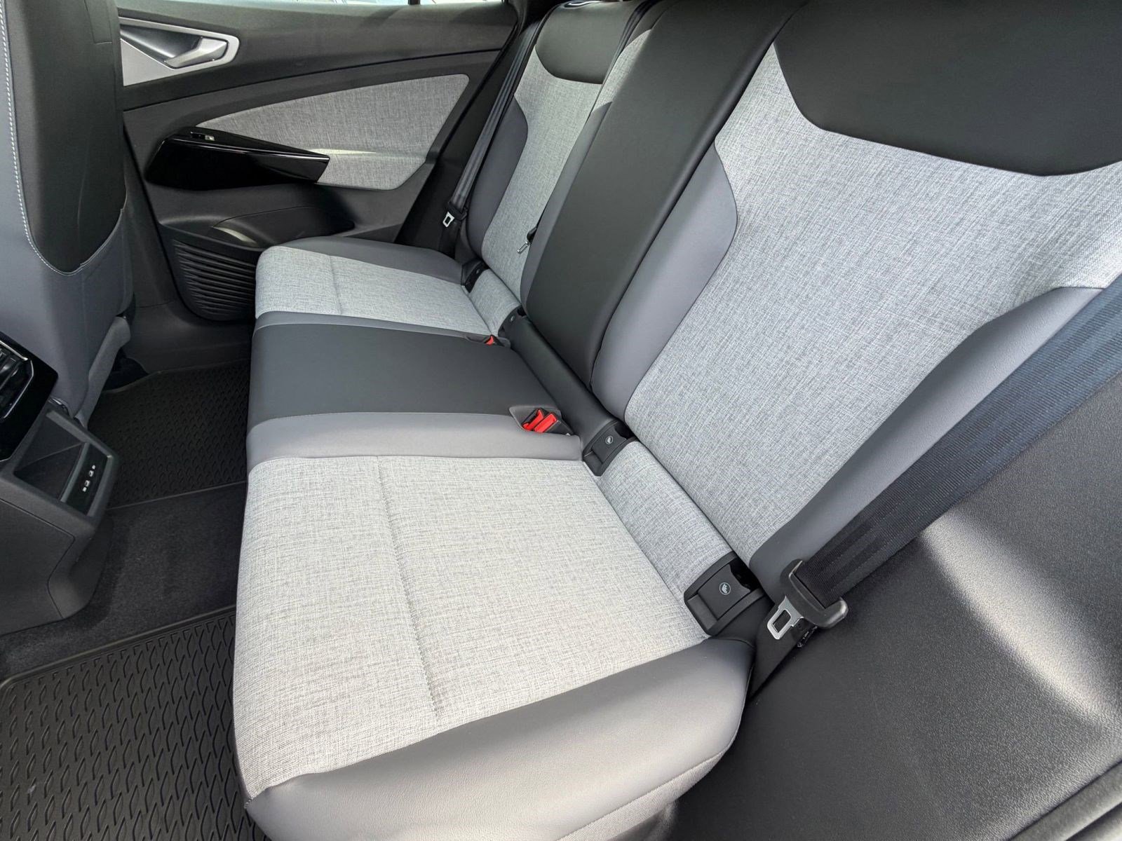 New 2026 Volkswagen ID.4 Pro RWD image 19