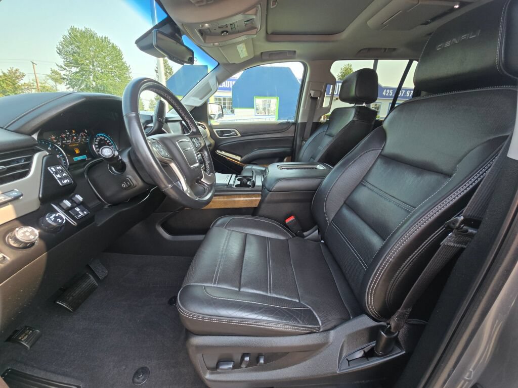 Used 2020 GMC Yukon Denali w/ Denali Ultimate Package AWD/4WD image 15