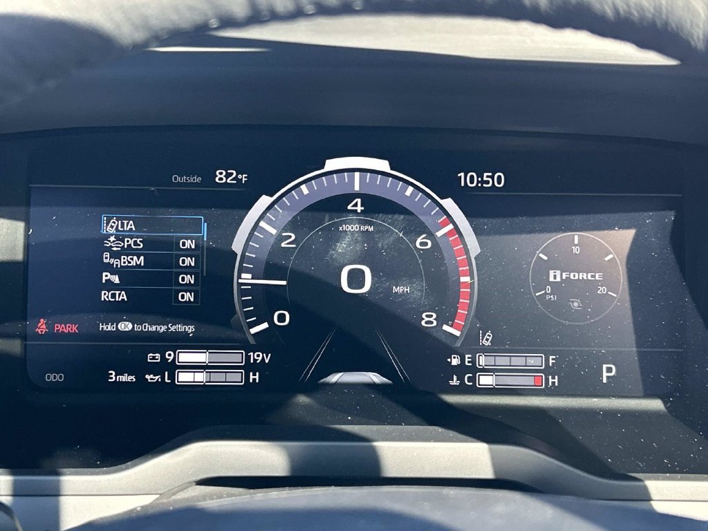 New 2026 Toyota Tundra Limited AWD/4WD image 32