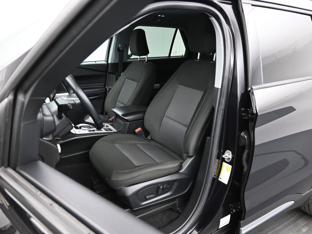 Used 2022 Ford Explorer XLT image 9
