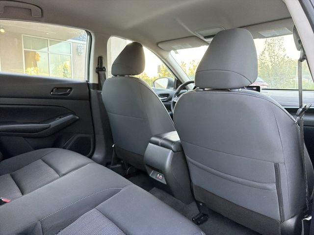 Used 2025 Nissan Altima 2.5 SV FWD image 16