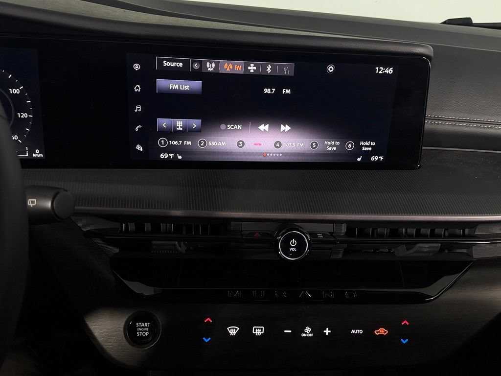 Used 2025 Nissan Murano SV FWD image 20