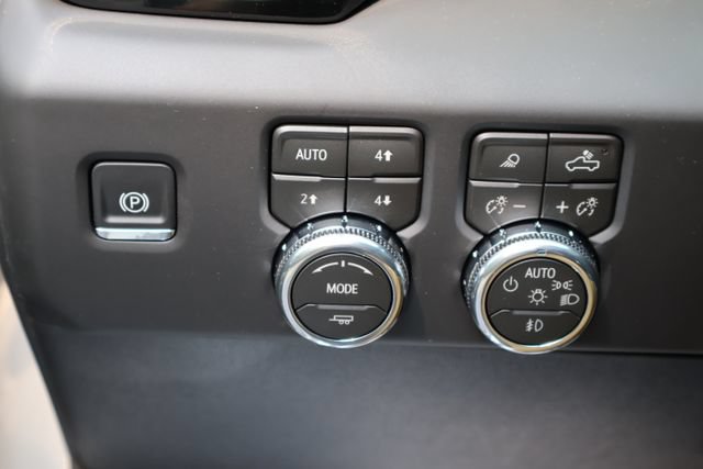 New 2026 GMC Sierra 2500 AT4 w/ LPO, Black Badging Package AWD/4WD image 14