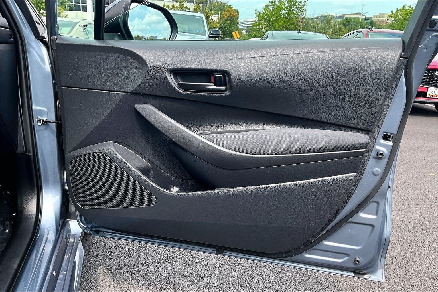 Used 2025 Toyota Corolla LE FWD image 22