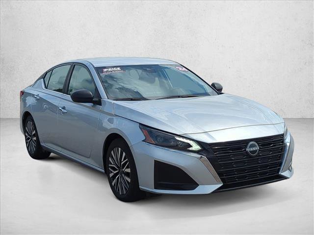 Used 2024 Nissan Altima 2.5 SV image 3